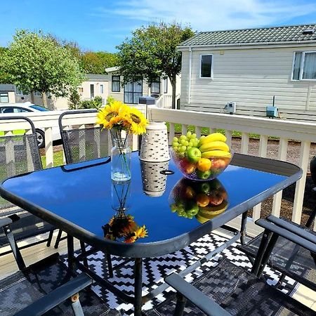 Luxury Woodland Retreat Holiday Home - Shorefield Country Park Downton  Экстерьер фото
