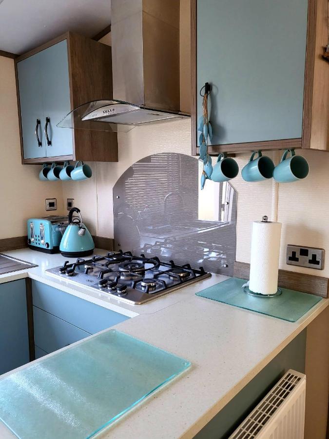 Luxury Woodland Retreat Holiday Home - Shorefield Country Park Downton  Экстерьер фото